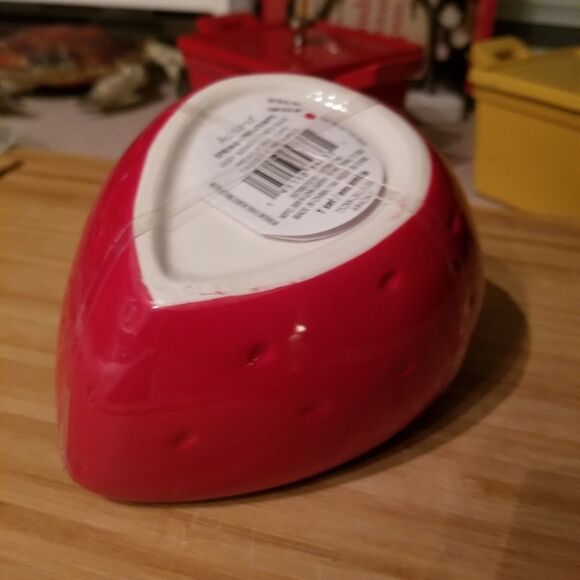 Ashland Very Berry Measuring Cups Set of 4 - Picture 3 of 4